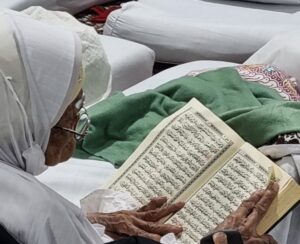 Beribadah membaca alquran